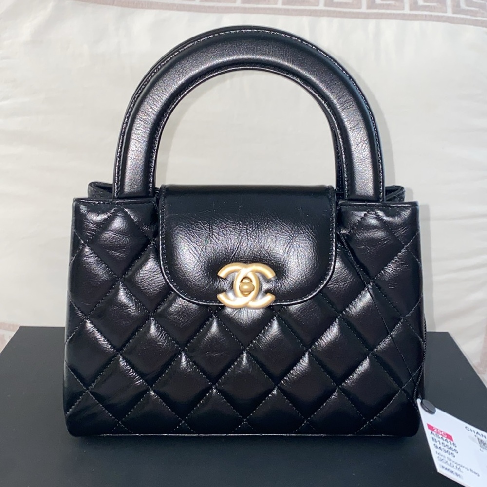 CHANEL KELLY Top Handle Shopping Bag Quilted Shiny  Calfskin Small (black)